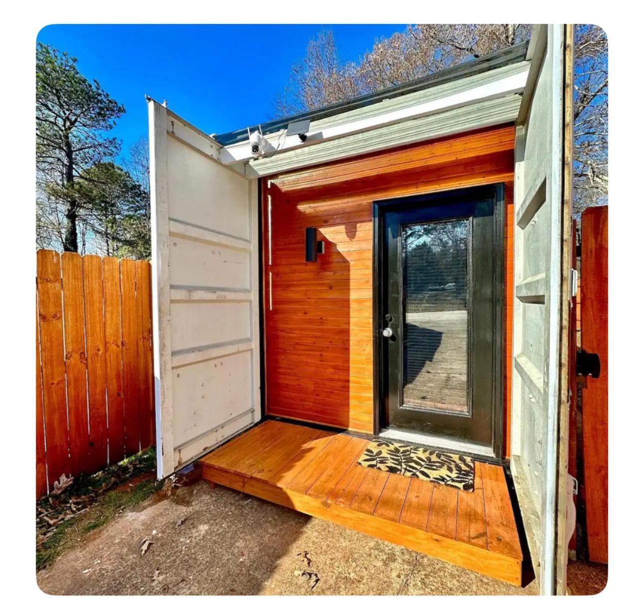 Nomehaus Shipping Container Studio Residential Neighborhood Атенс Экстерьер фото