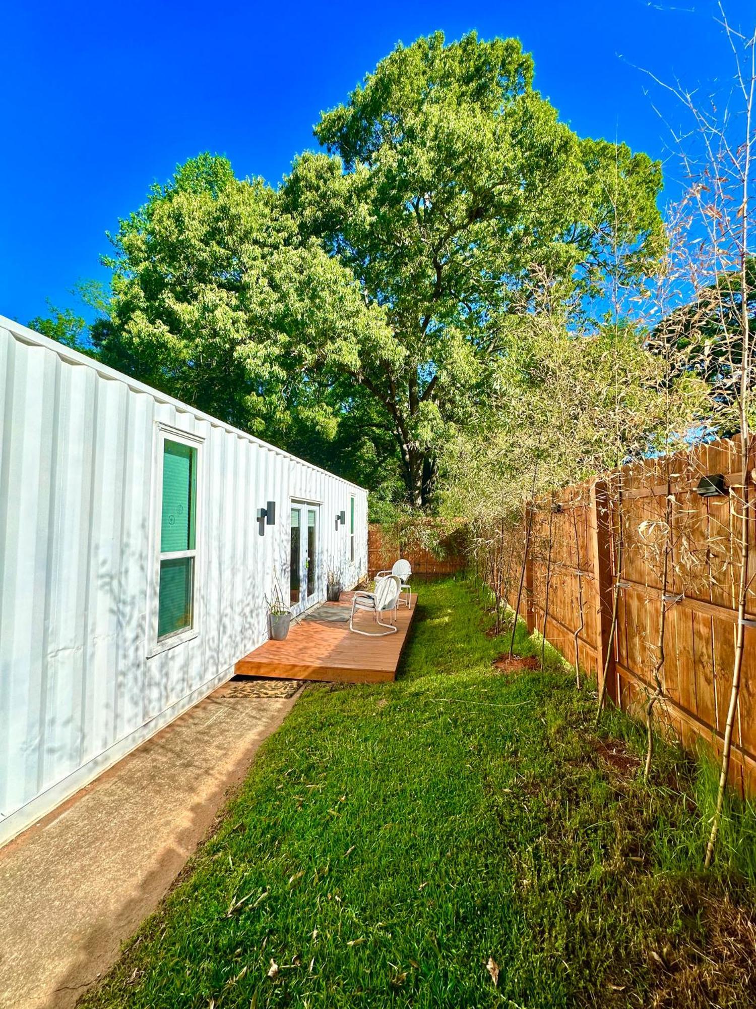 Nomehaus Shipping Container Studio Residential Neighborhood Атенс Экстерьер фото